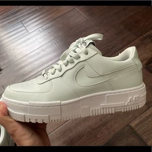 2020 Nike 
Wmns Air Force 1 'Pixel Ghost Aqua